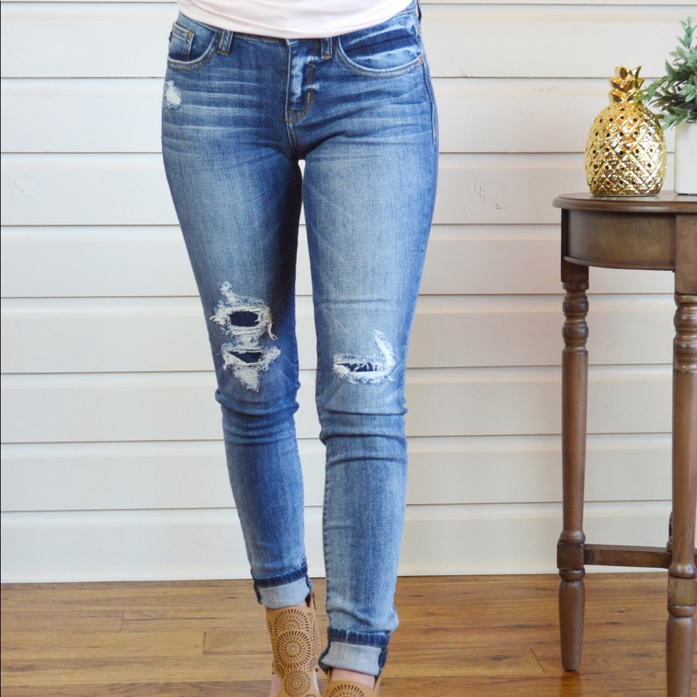 *NEW* Midrise Distressed Denim Jeans